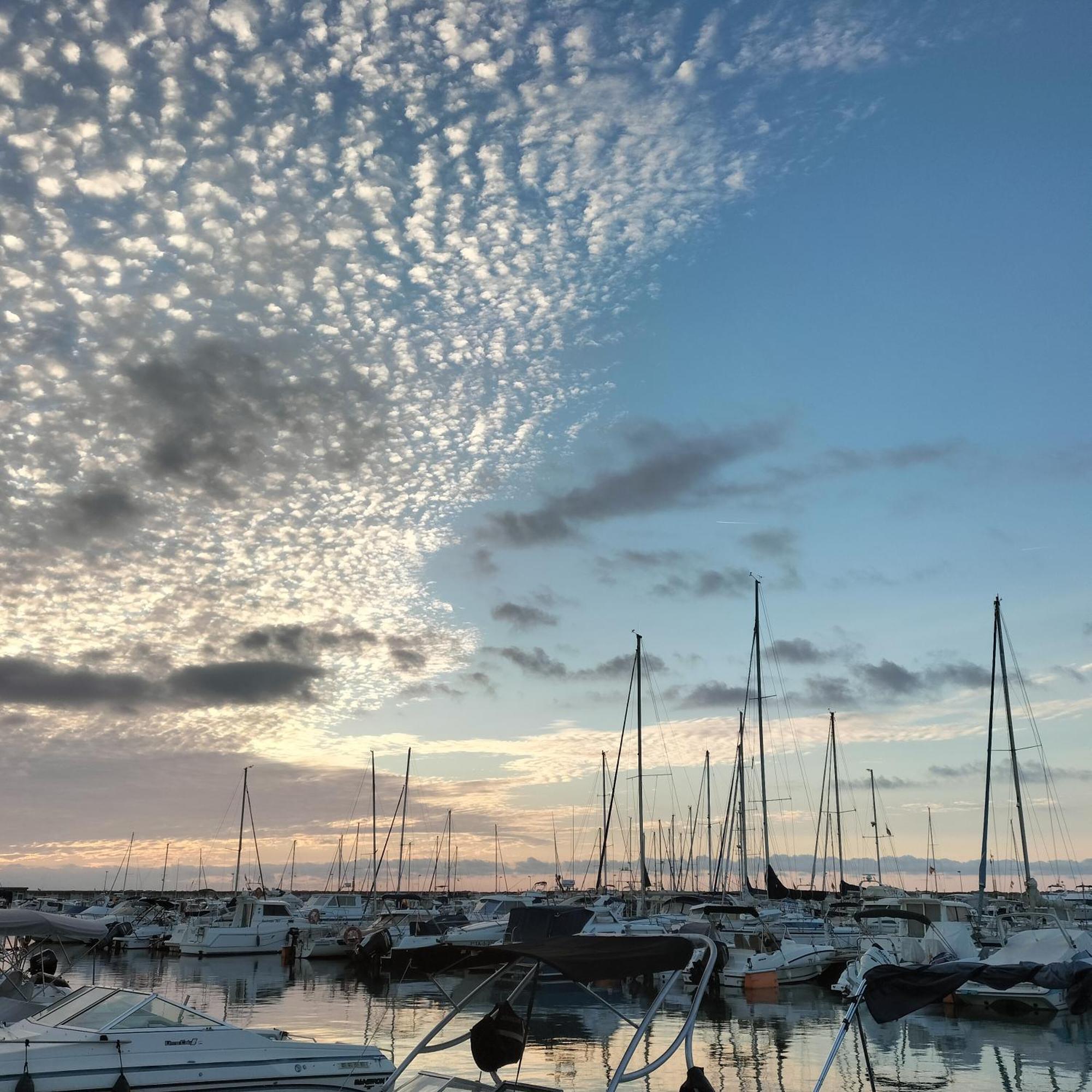 1ª Linea Reformado Y Frente Al Puerto Deportivo Firmamos Contrato Si El Cliente Lo Solicita Aunque Es Necesario Hacer La Reserva Para Poder Comunicarse Оспіталет-дель-Інфант Екстер'єр фото